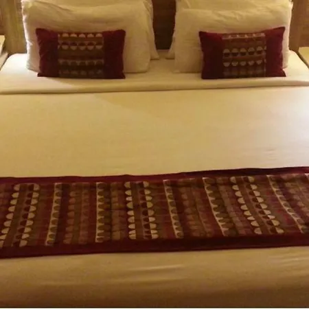 Hotel Heritage Formerly Known As Comfort Heritage 4*