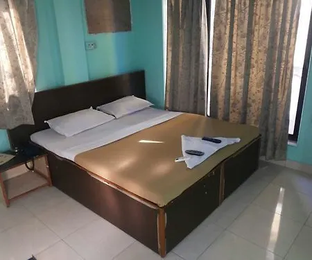 Oyo 44090 Classic Residency Hotel 3*