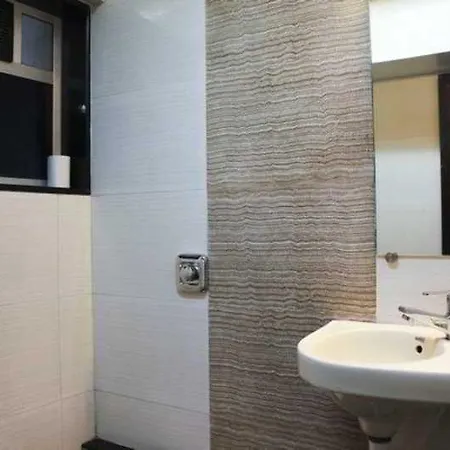Arma Court - Near Us Embassy, Bkc Hotel 2*