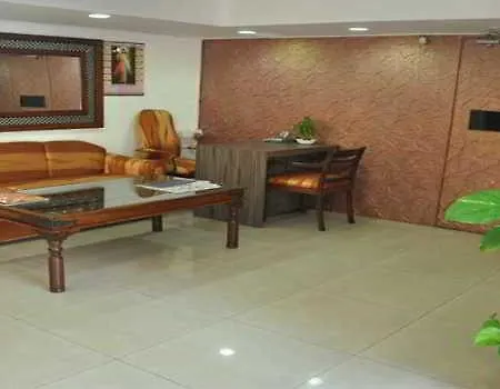 Hotel Samraj 3*