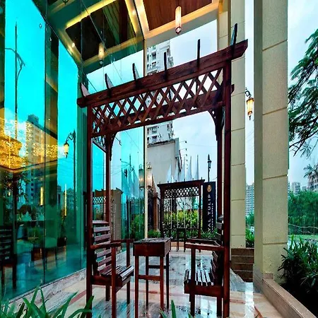 Royal Tulip Navi Hotel 5*