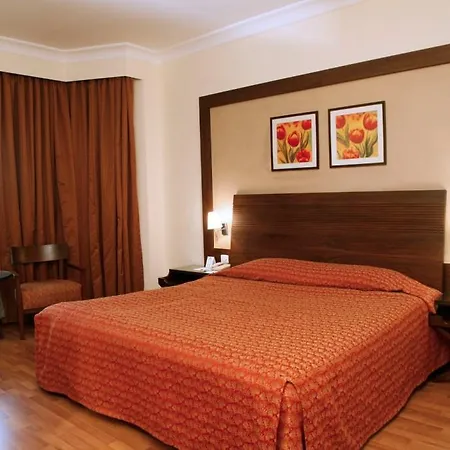 Hotel The Retreat & Convention Centre Mumbai