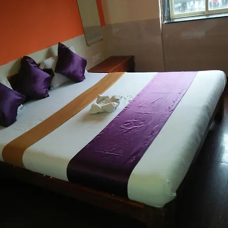 Q Deck Hotel 2*