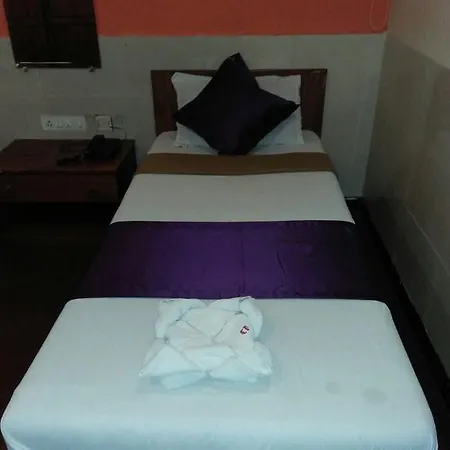 Q Deck Hotel