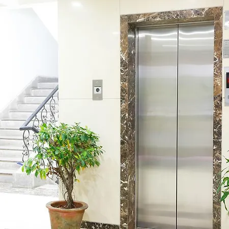 Treebo Seven Apartment Bandra 3* Mumbai