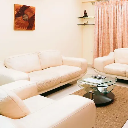 Treebo Seven Apartment Bandra Hotel 3*