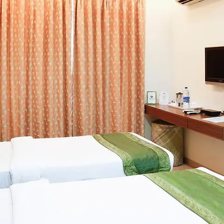 Hotel Treebo Seven Apartment Bandra