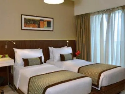 Hotel Residency Sarovar Portico 4*