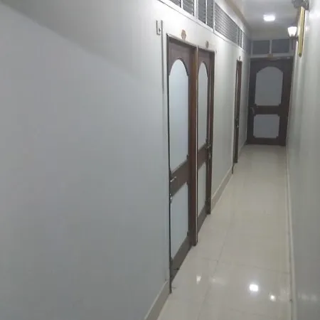 Hotel Rupali *