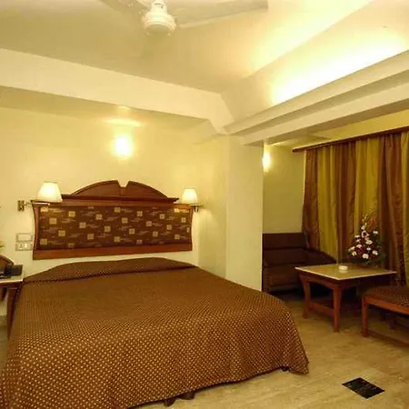 Airport International Hotel 3*