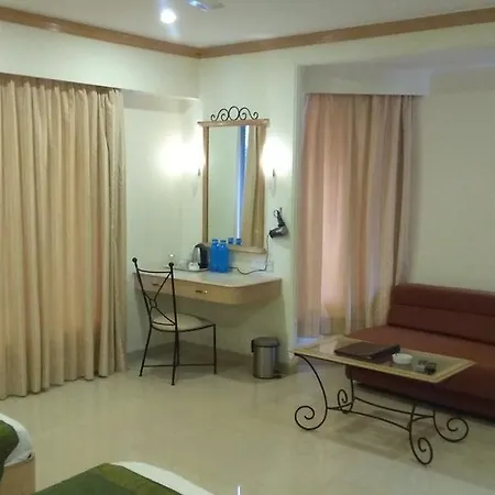 Garden Hotel 3*