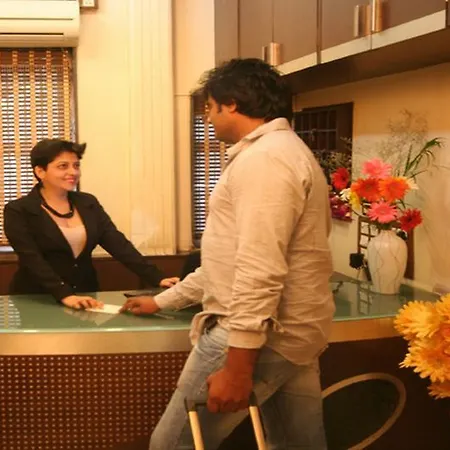 Victoria Hotel 2*