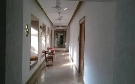 Hotel Regal Enclave
