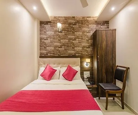 Liberty Plaza Hotel 3*