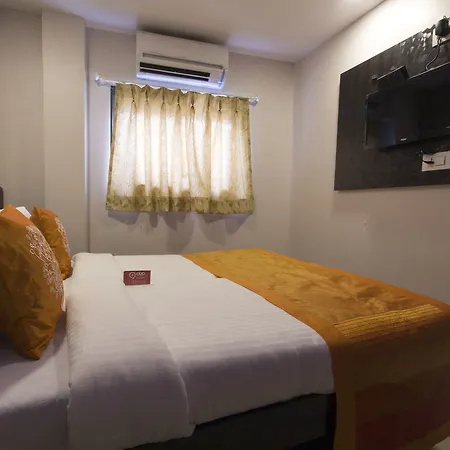 Oyo 1088 Golden Sagar Hotel 3*