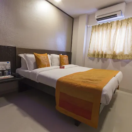 Hotel Oyo 1088 Golden Sagar