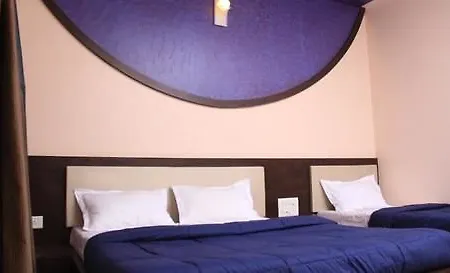 Adore Palace Lodge *