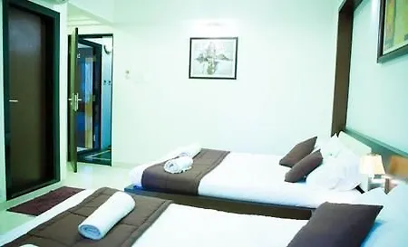 La Metro Near Bkc Hotel 3*