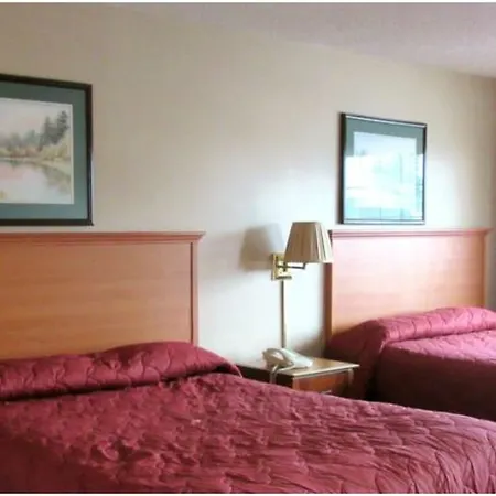 Skyway Apartment *