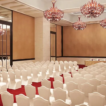 Hotel Taj Santacruz 5*