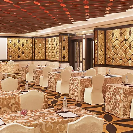 Taj Santacruz 5*