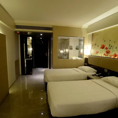 Sai Palace Grand, Malad Hotel