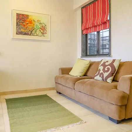 Connekthomes - Sea Views In Bandra Guest house Mumbai