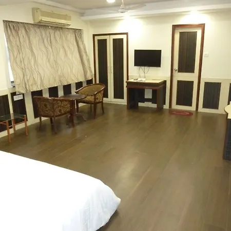 Point Dadar Hotel 2*