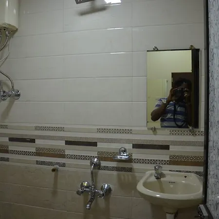 Hotel Star Inn *