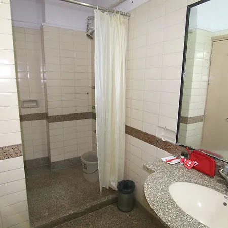 Hotel Hotel Lucky Near Nesco