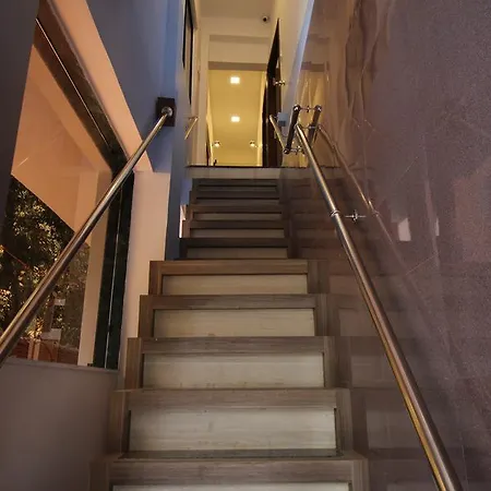 Golden Residency Hotel 2*