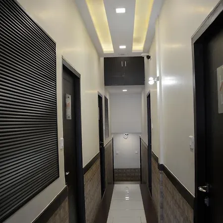 Avenue Hotel 2*