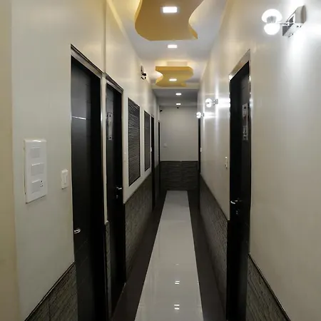 Avenue Hotel