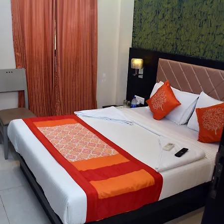 Avenue Hotel