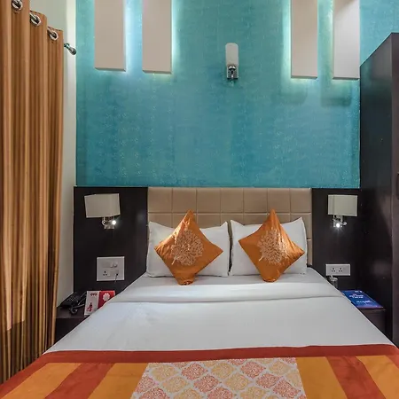 Avenue Hotel