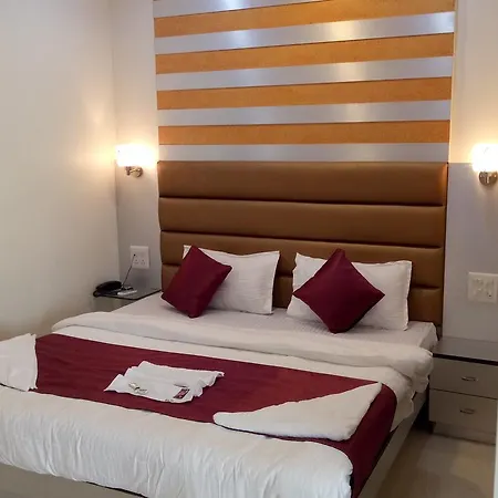 Flagship 83490 Hotel Bently Palace 3*