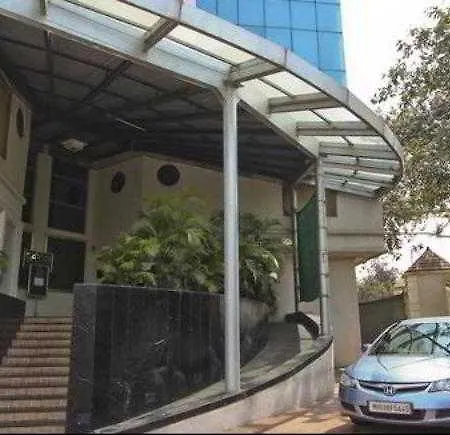 Hotel Fabhotel Savoy Airport