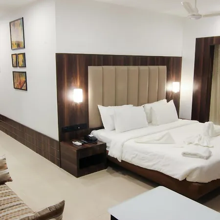Golden Chariot The Boutique Hotel 3*