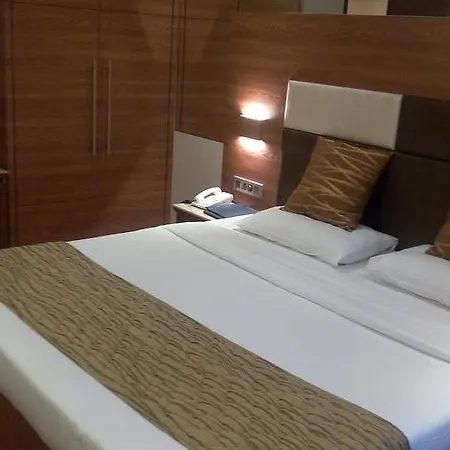 The Royal Orchid Hotel, Chembur Hotel 3*