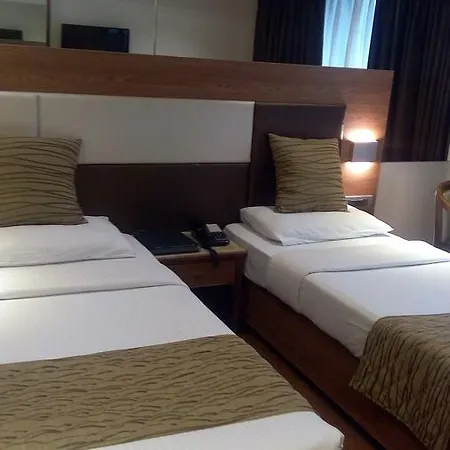 Hotel The Royal Orchid Hotel, Chembur 3*