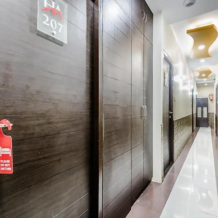 Hotel Avenue 2*