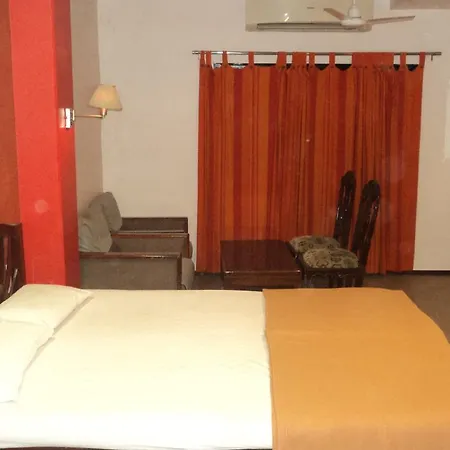 Hotel Benazeer