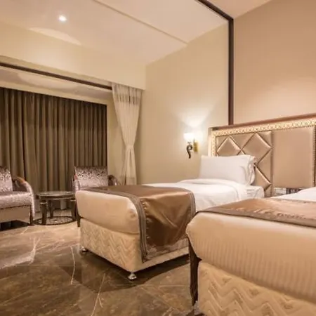 Peninsula Redpine Hotel 3*