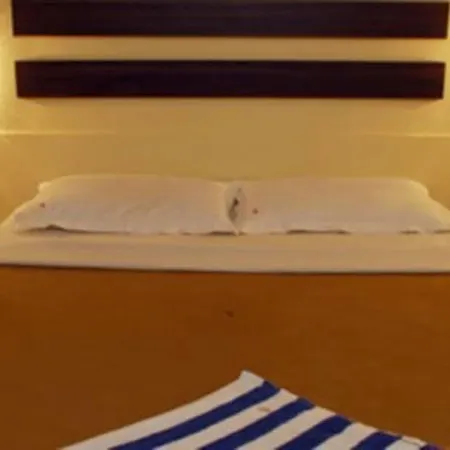 Golden Hotel 2*