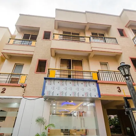 Hotel Oyo 9326 Om Sai Residency 3*