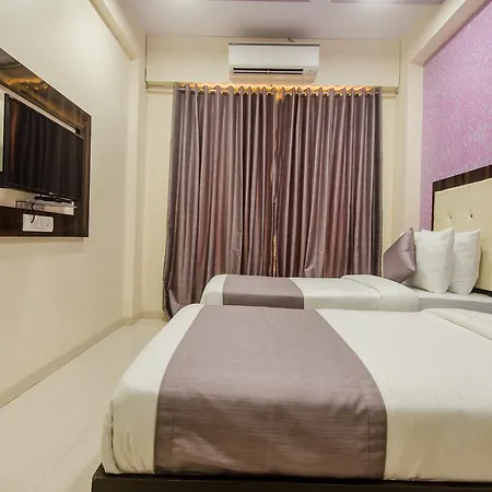 Oyo 9326 Om Sai Residency Mumbai