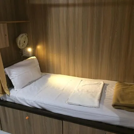 Bed & Breakfast Golden Mumbai
