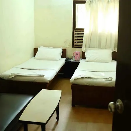 Hotel Hotel Kishish Kunj 3*