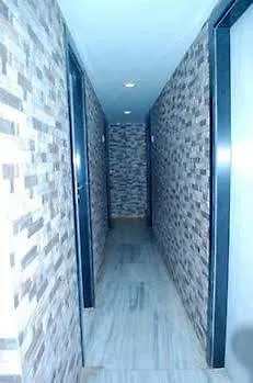 Hotel New India 2*