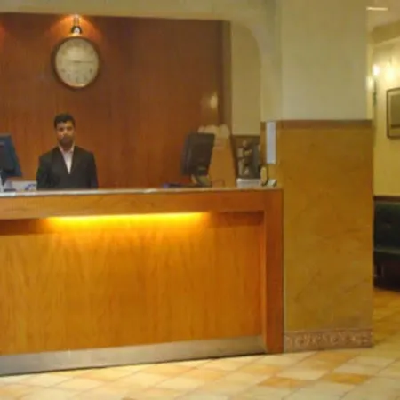 Hotel Highway Andheri East 3*
